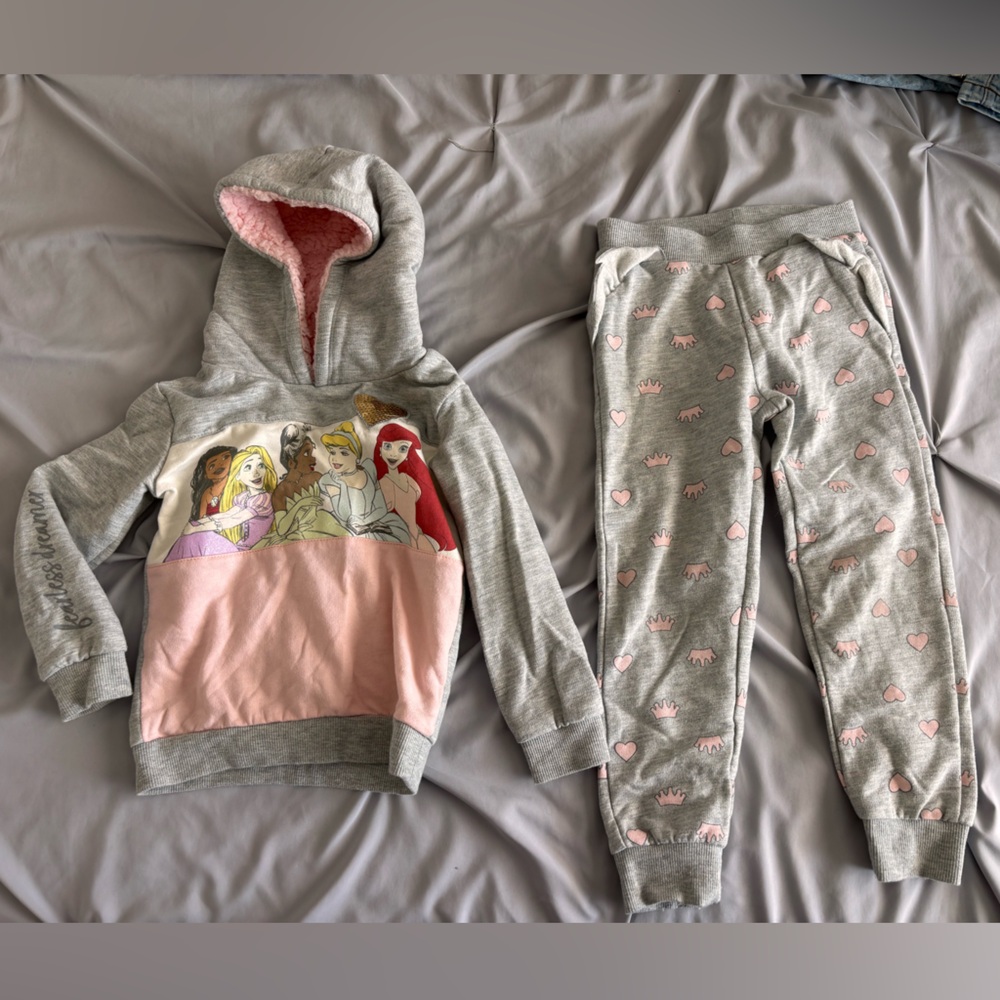 Disney Princess Hoodie Sweatshirt and Sweat Pants Set Size 4T Girls